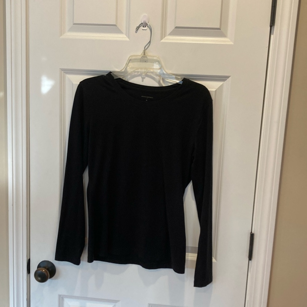 Women’s banana republic, long sleeve, crewneck teesize medium black